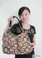 時尚與實用兼?zhèn)?探索女士背包的箱包面料復(fù)合技術(shù)